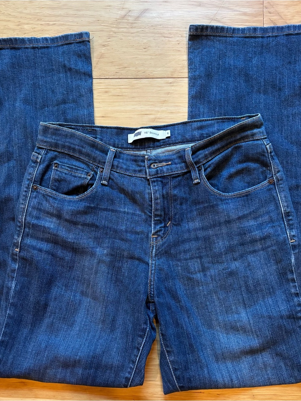 Women’s Vintage Levi’s Wide Leg Jeans in Dark Blue Denim